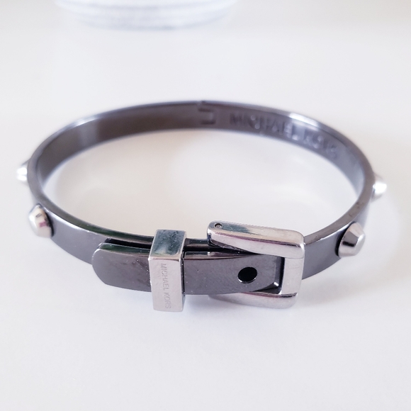 Michael Kors Astor Buckle Bangle - Gun Metal - Picture 2 of 13